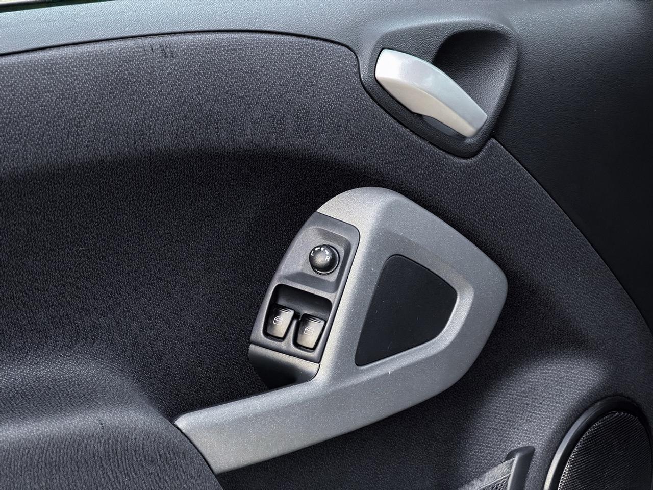 2011 Smart fortwo PASSION Photo