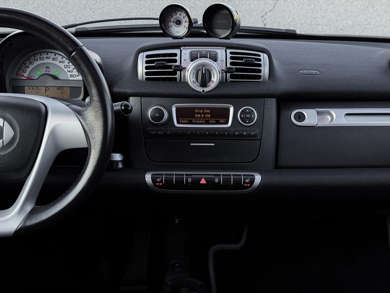 2011 Smart fortwo PASSION Photo