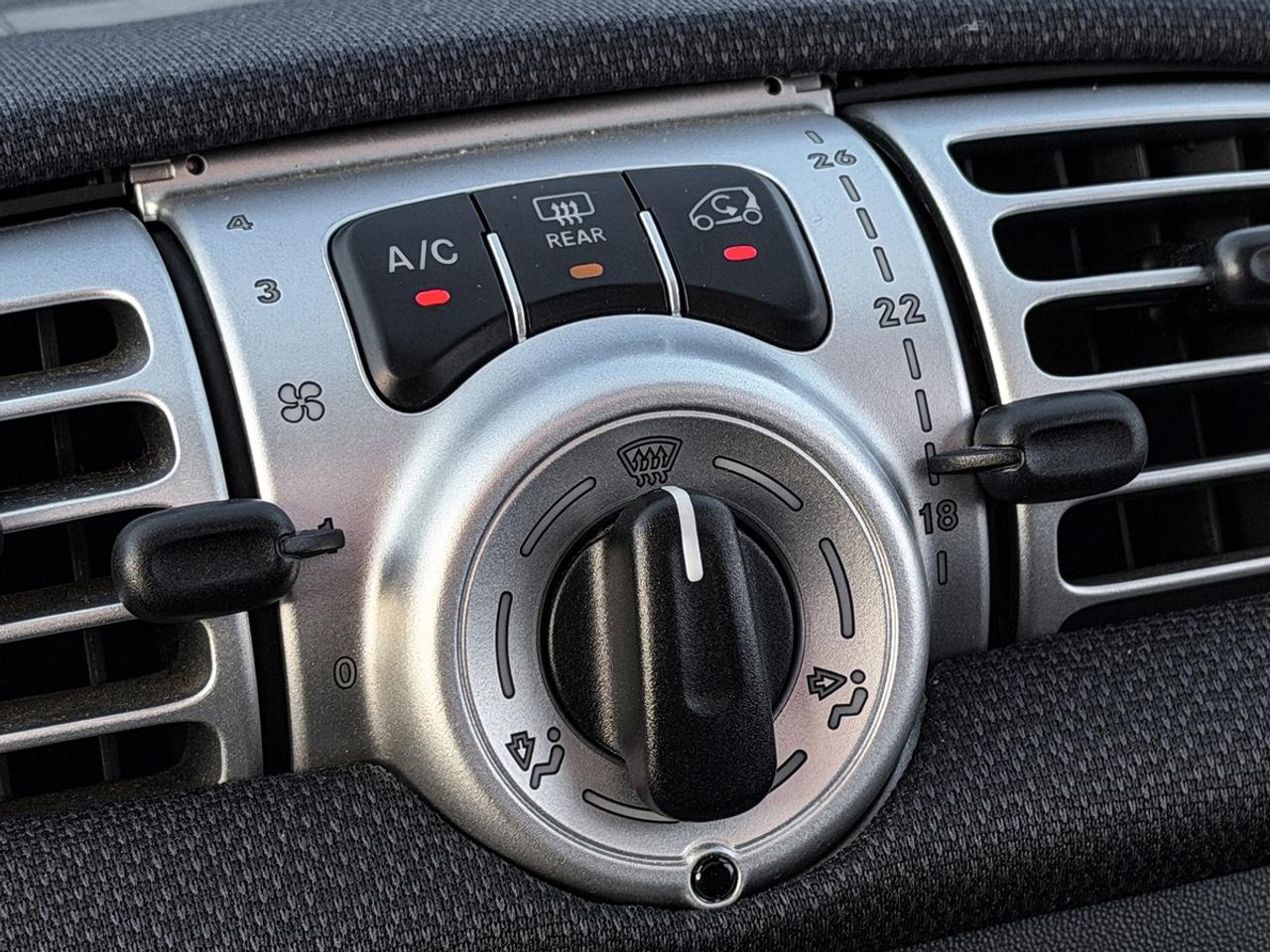 2011 Smart fortwo PASSION Photo