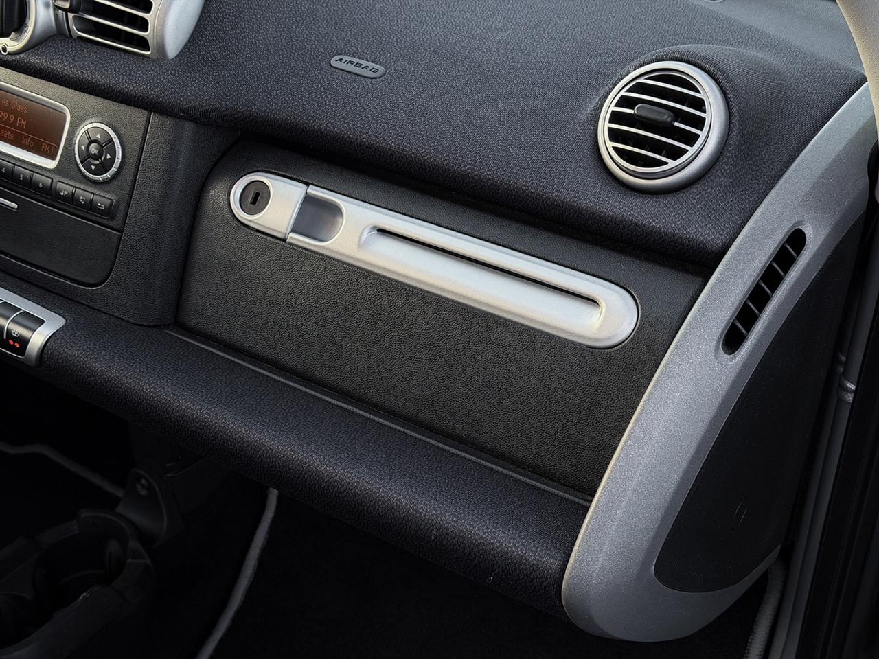 2011 Smart fortwo PASSION Photo