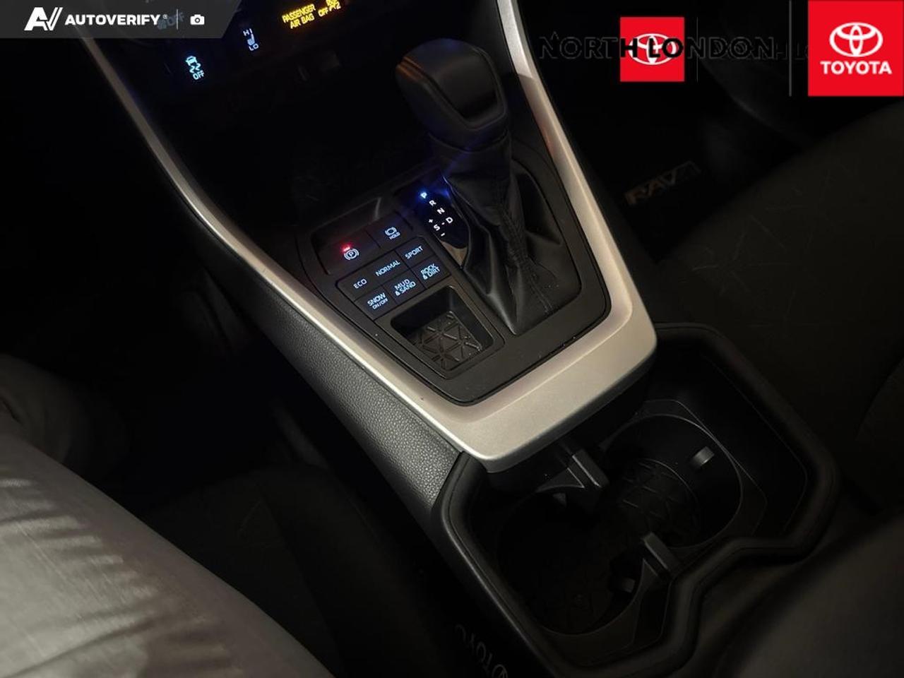 2022 Toyota RAV4 XLE 4dr All-wheel Drive Photo