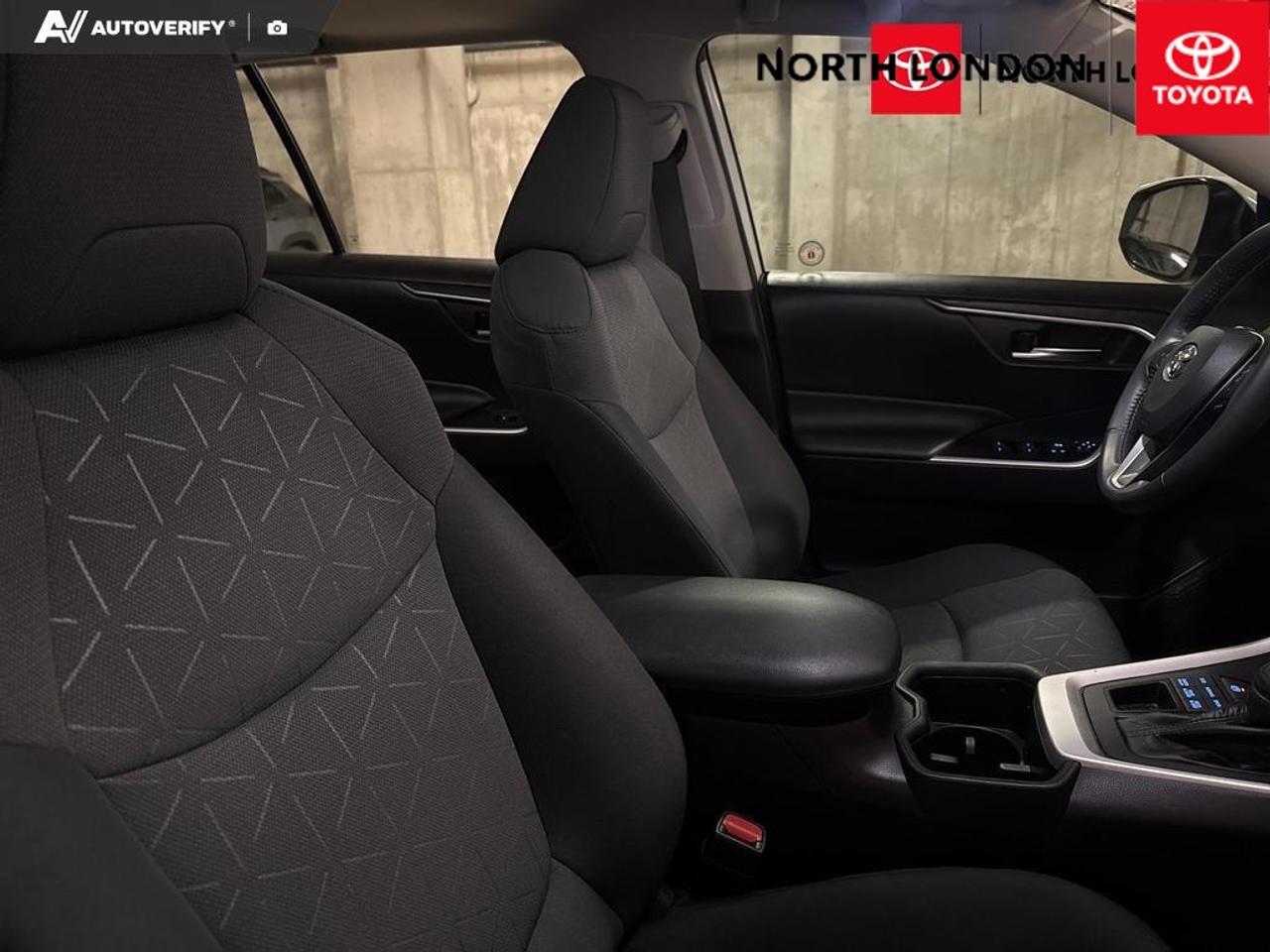 2022 Toyota RAV4 XLE 4dr All-wheel Drive Photo