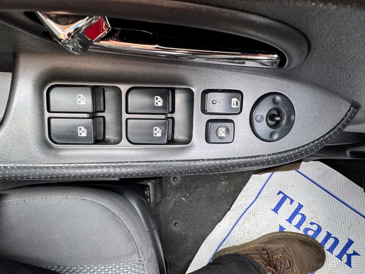 2012 Kia Rondo EX Photo