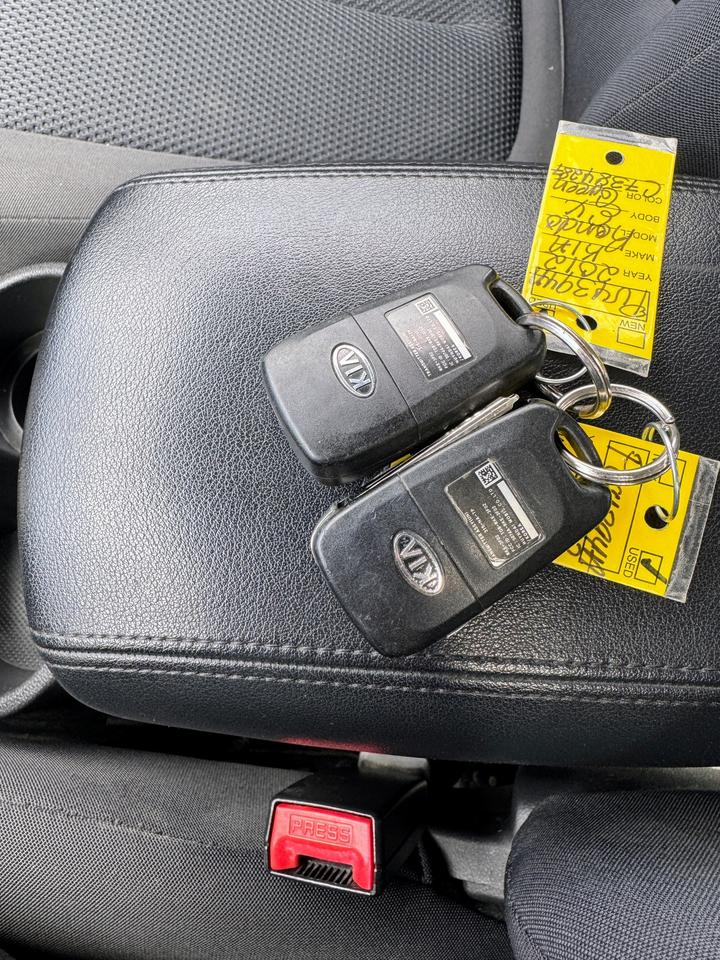 2012 Kia Rondo EX Photo