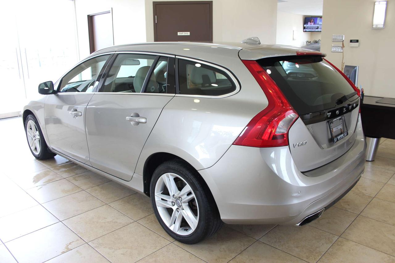 2015 Volvo V60 AWD T5 Premier Plus Photo