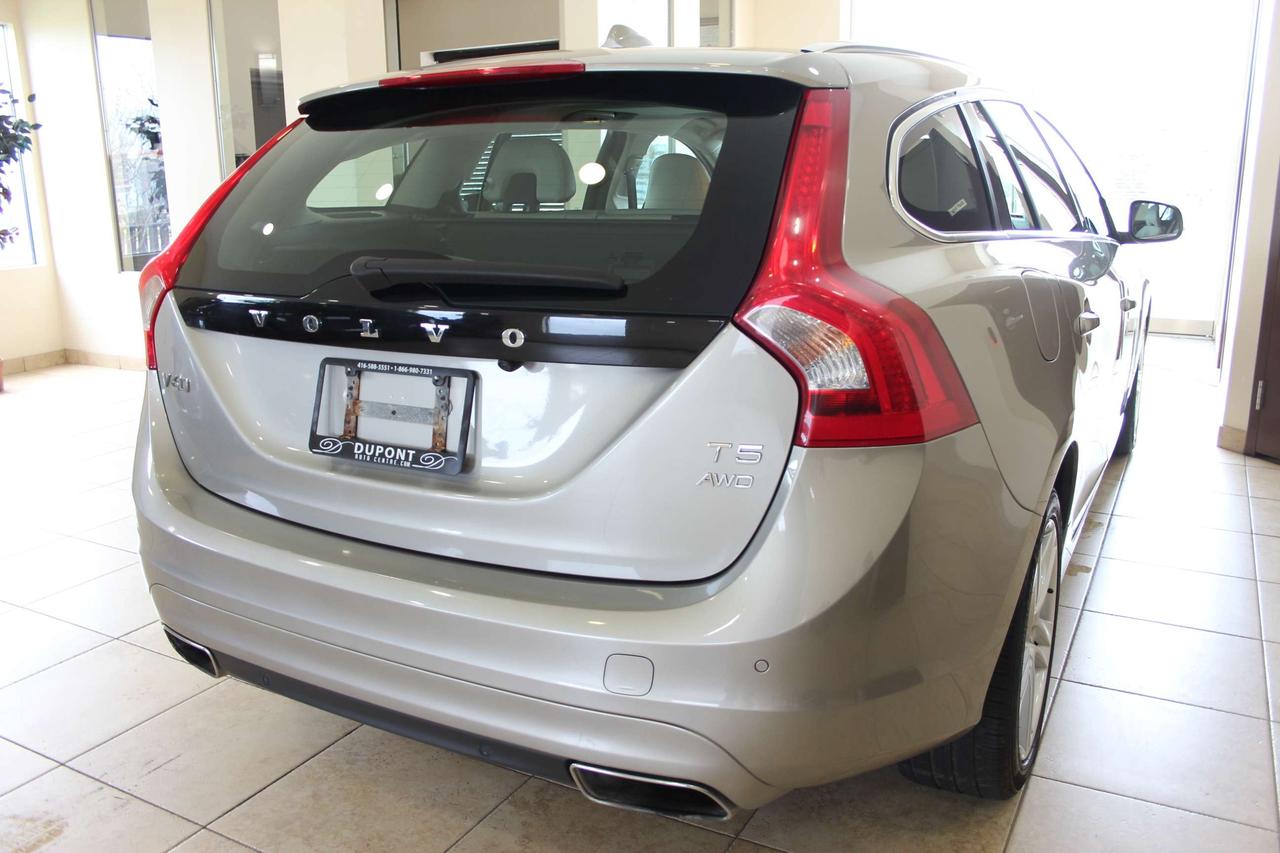 2015 Volvo V60 AWD T5 Premier Plus Photo