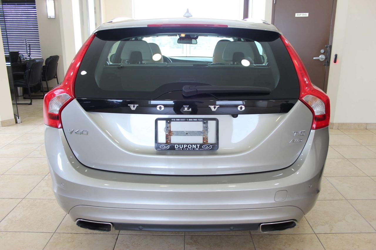 2015 Volvo V60 AWD T5 Premier Plus Photo