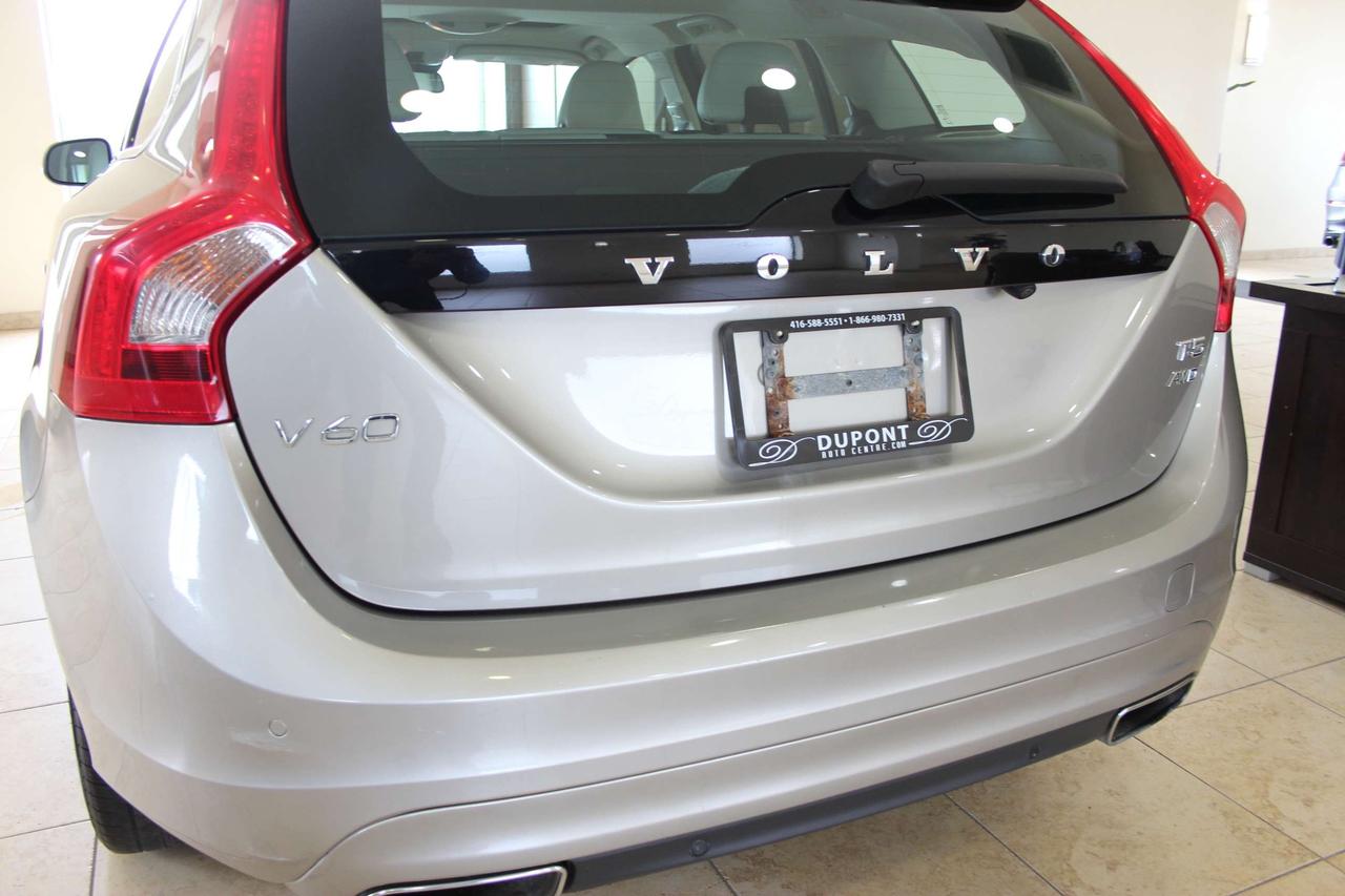 2015 Volvo V60 AWD T5 Premier Plus Photo