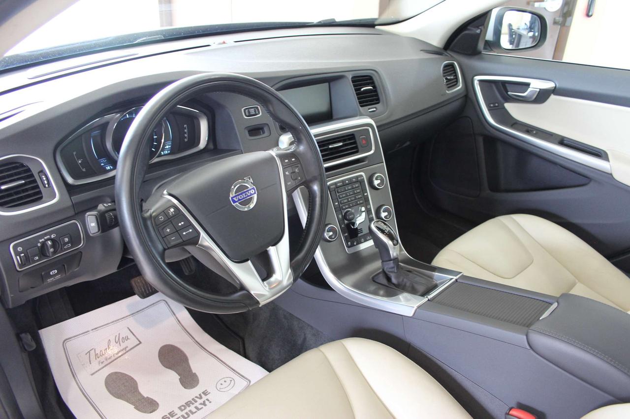2015 Volvo V60 AWD T5 Premier Plus Photo