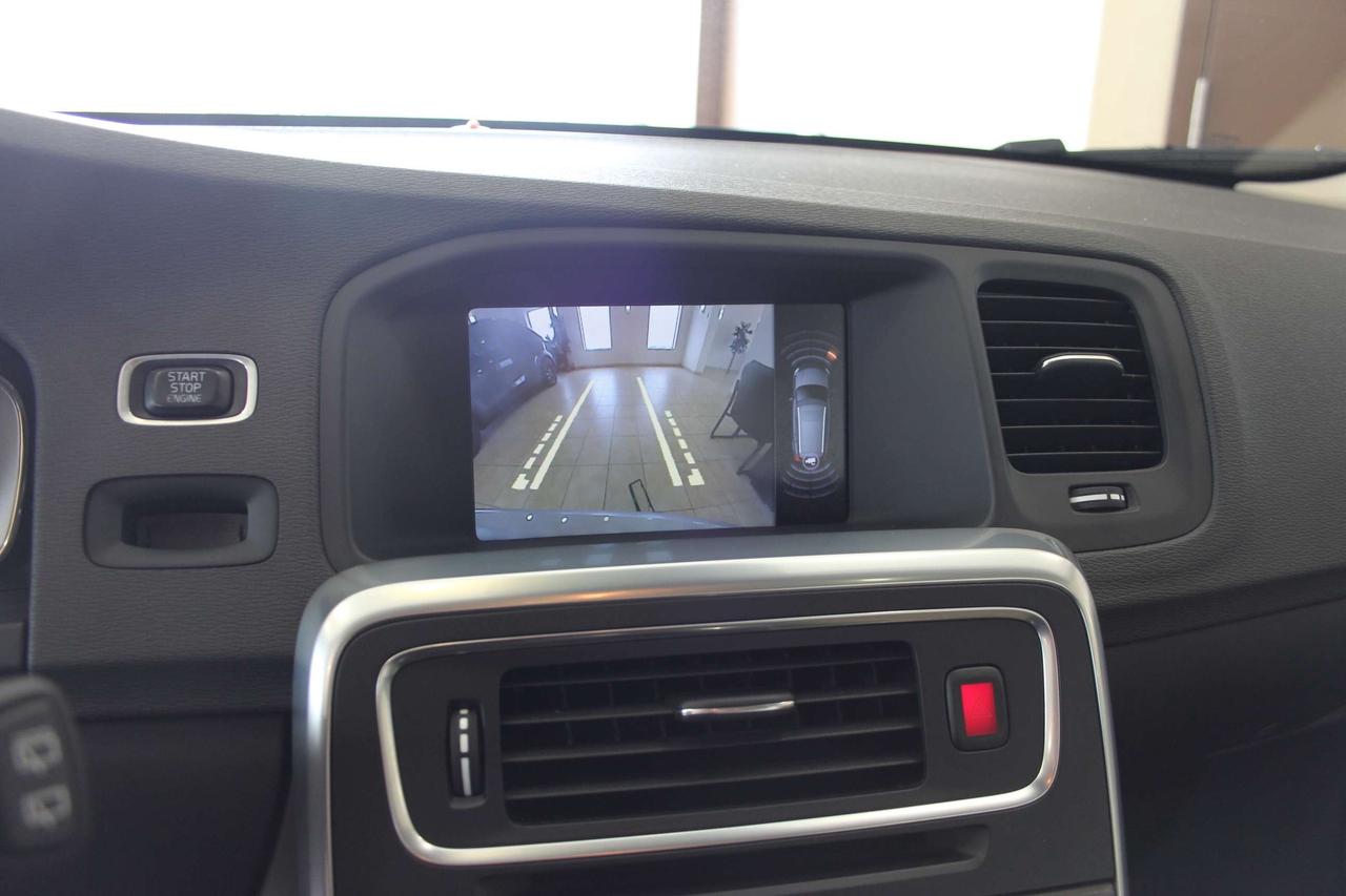 2015 Volvo V60 AWD T5 Premier Plus Photo