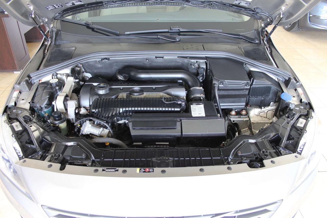2015 Volvo V60 AWD T5 Premier Plus Photo