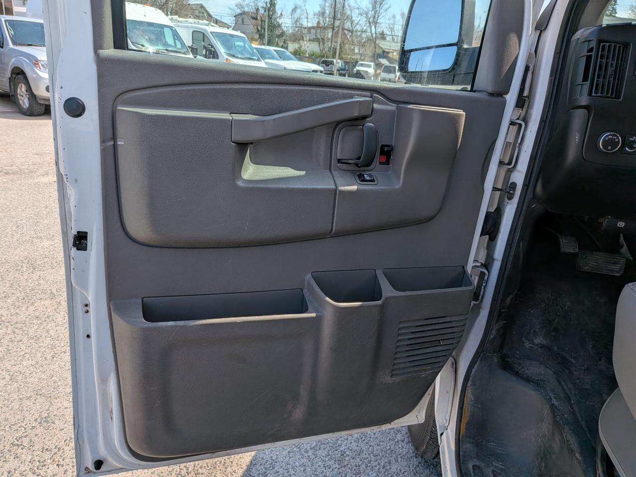 2017 GMC Savana 2500 Photo