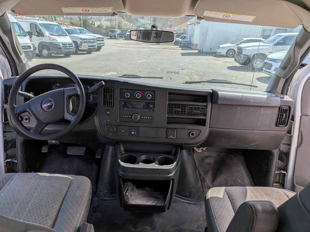 2017 GMC Savana 2500 Photo
