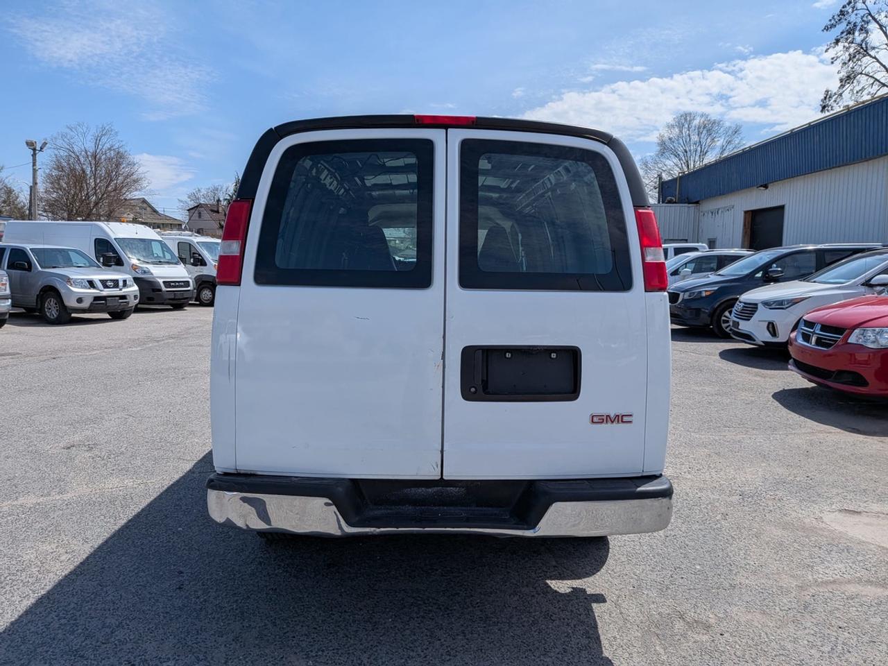 2017 GMC Savana 2500 Photo