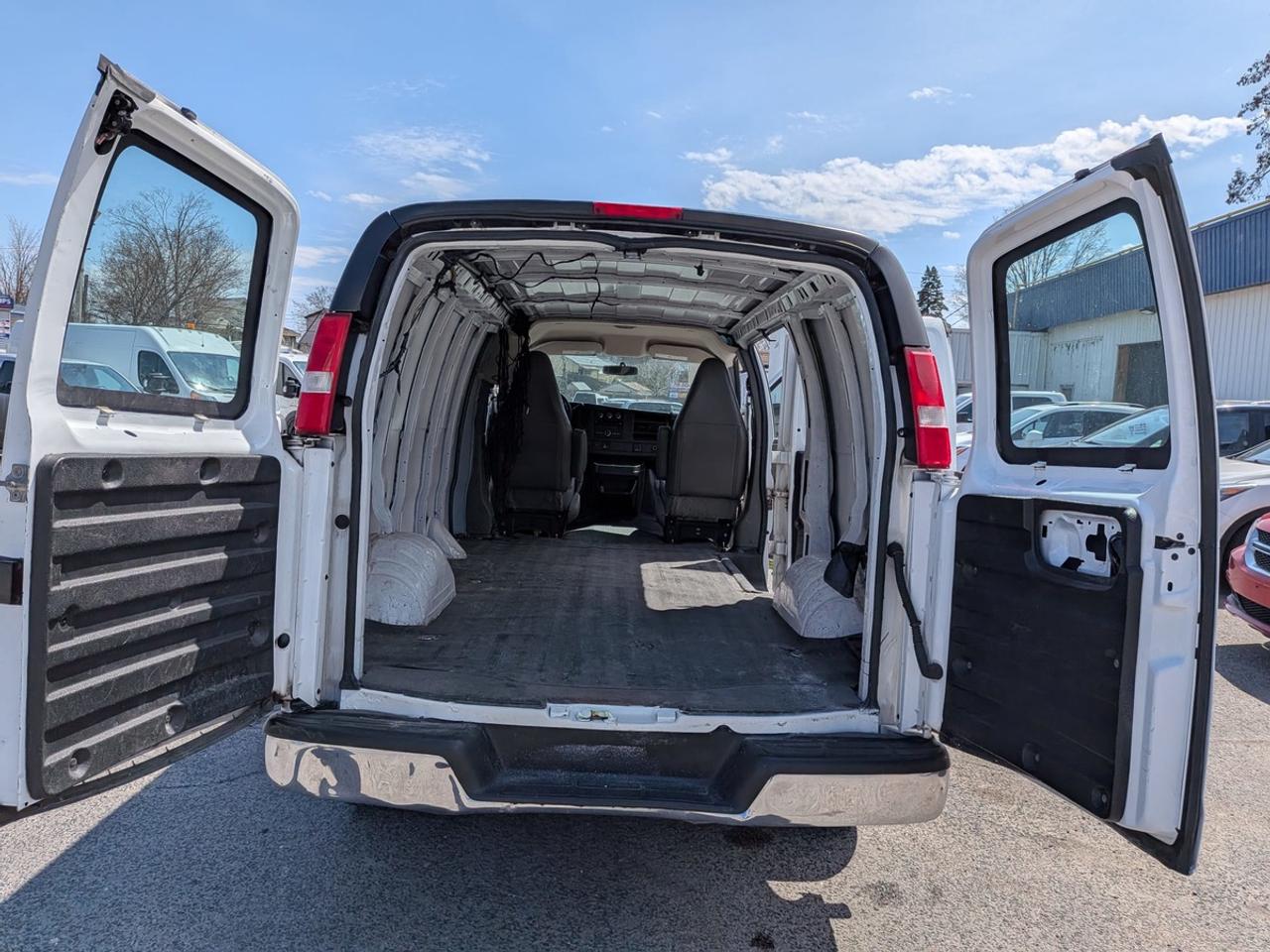 2017 GMC Savana 2500 Photo
