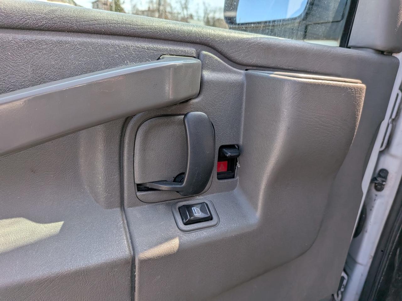 2017 GMC Savana 2500 Photo