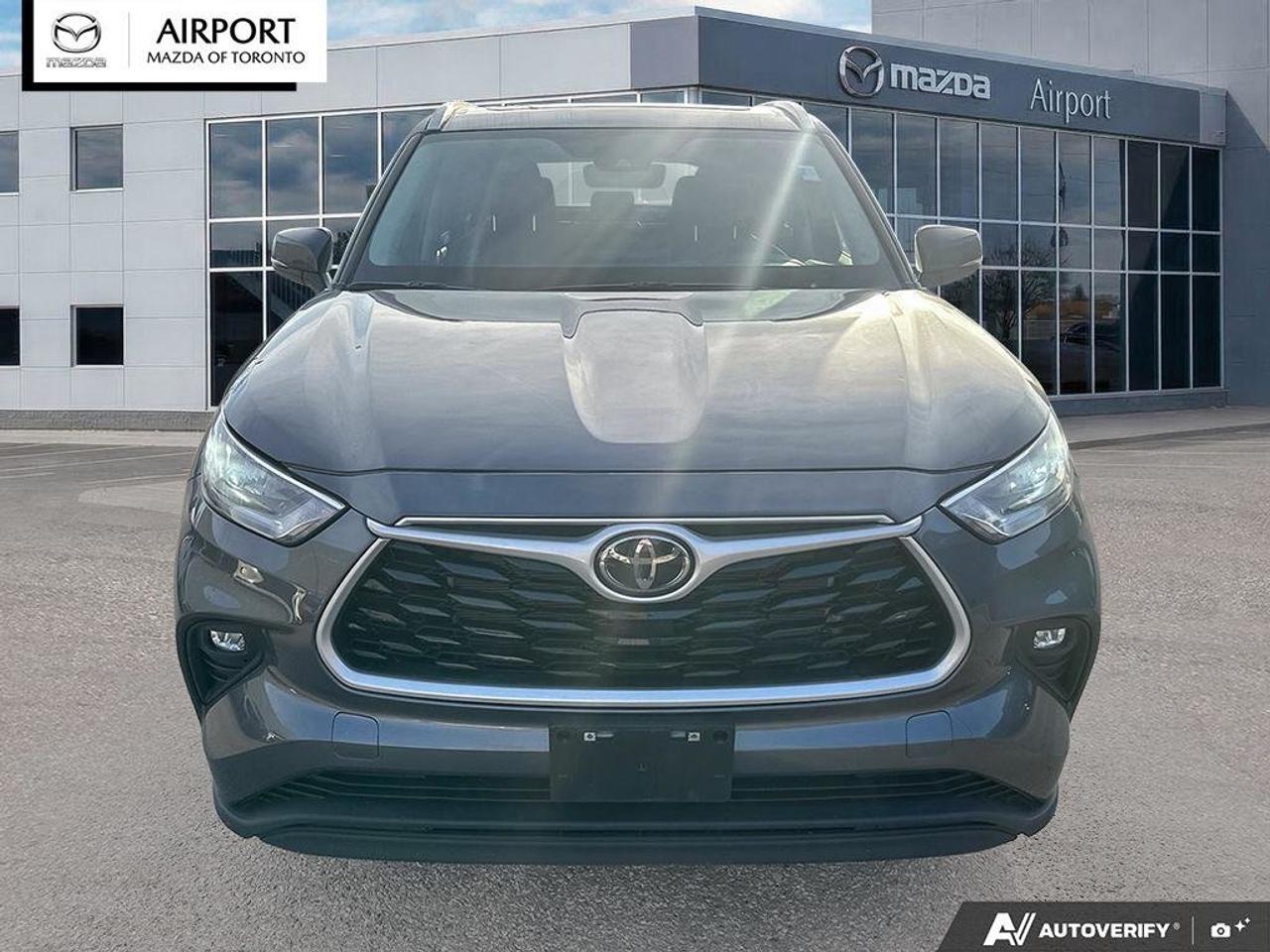 2023 Toyota Highlander XLE 1Owner Low KM No accident  Finance Discount $1 Photo