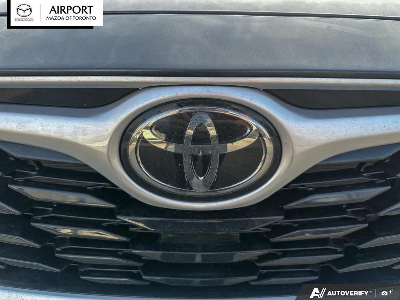2023 Toyota Highlander XLE 1Owner Low KM No accident  Finance Discount $1 Photo