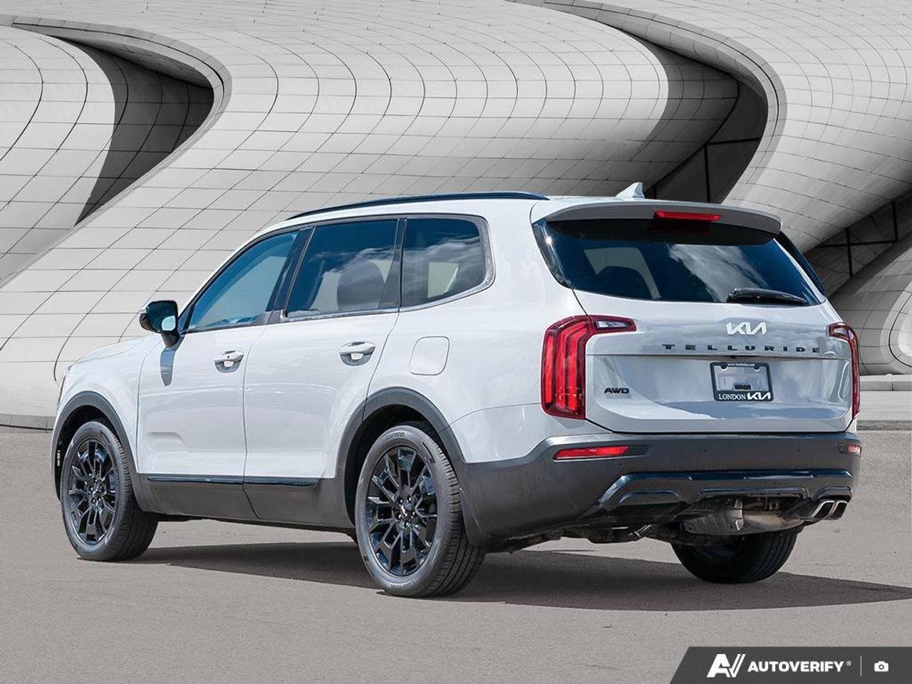 2022 Kia Telluride SX   AWD   Apple CarPlay   Heated & Cooled Seats Photo2