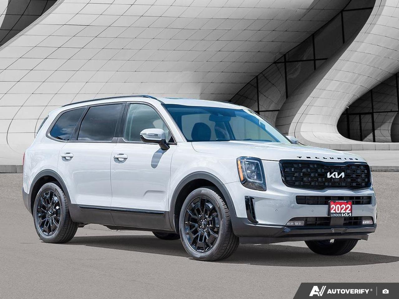 2022 Kia Telluride SX   AWD   Apple CarPlay   Heated & Cooled Seats Photo