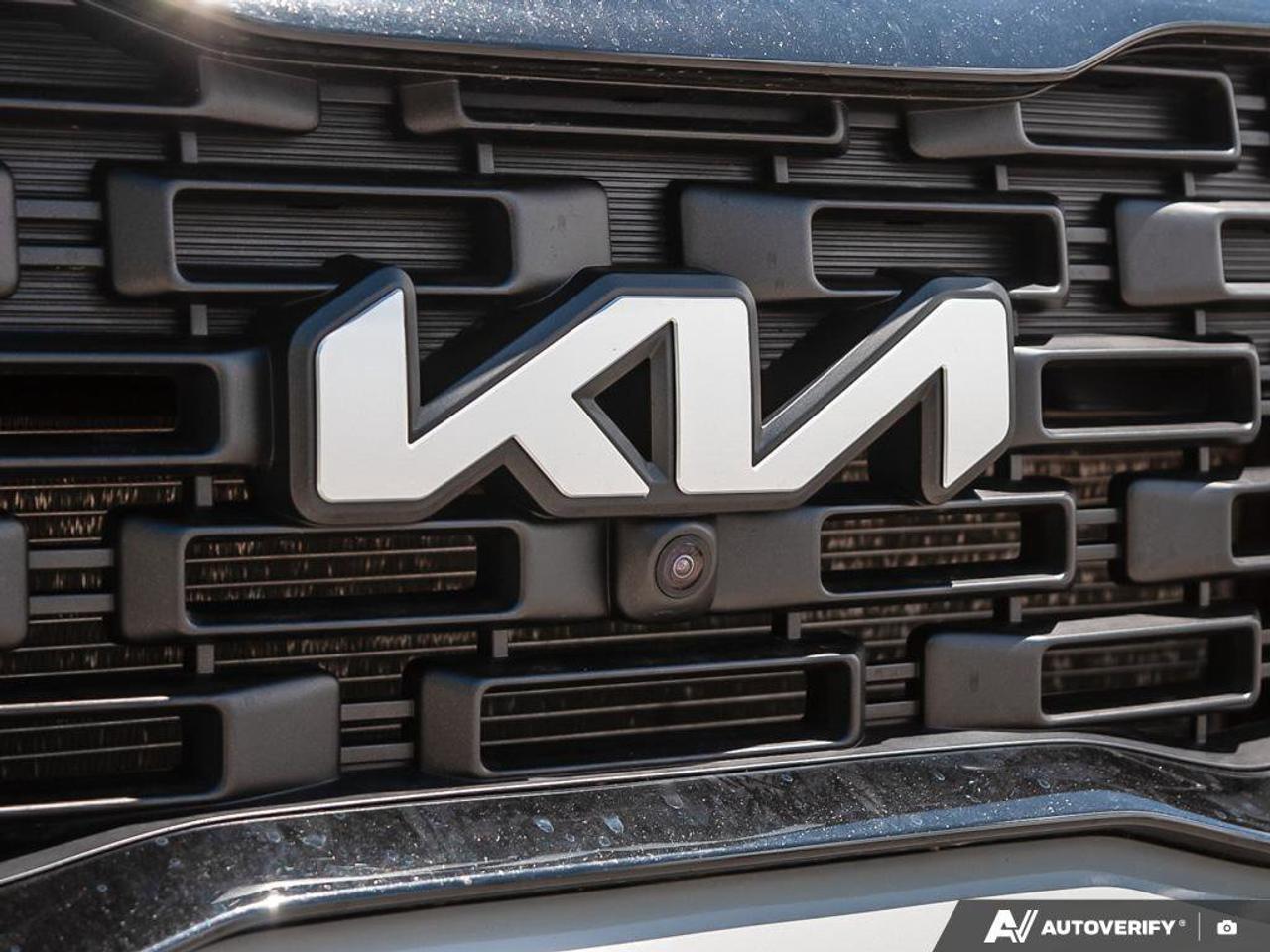 2022 Kia Telluride SX   AWD   Apple CarPlay   Heated & Cooled Seats Photo