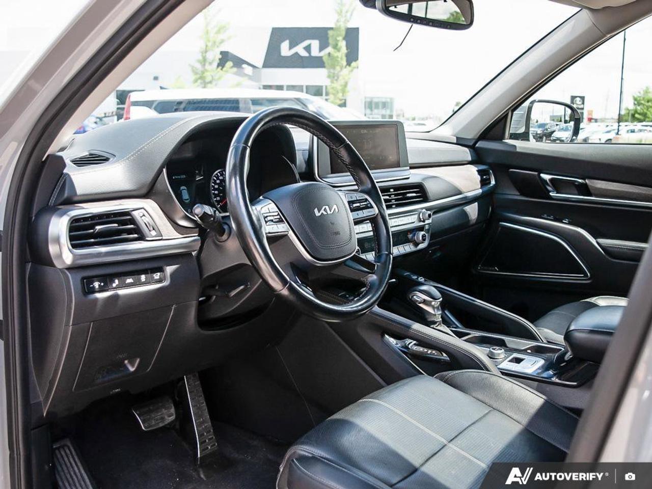 2022 Kia Telluride SX   AWD   Apple CarPlay   Heated & Cooled Seats Photo