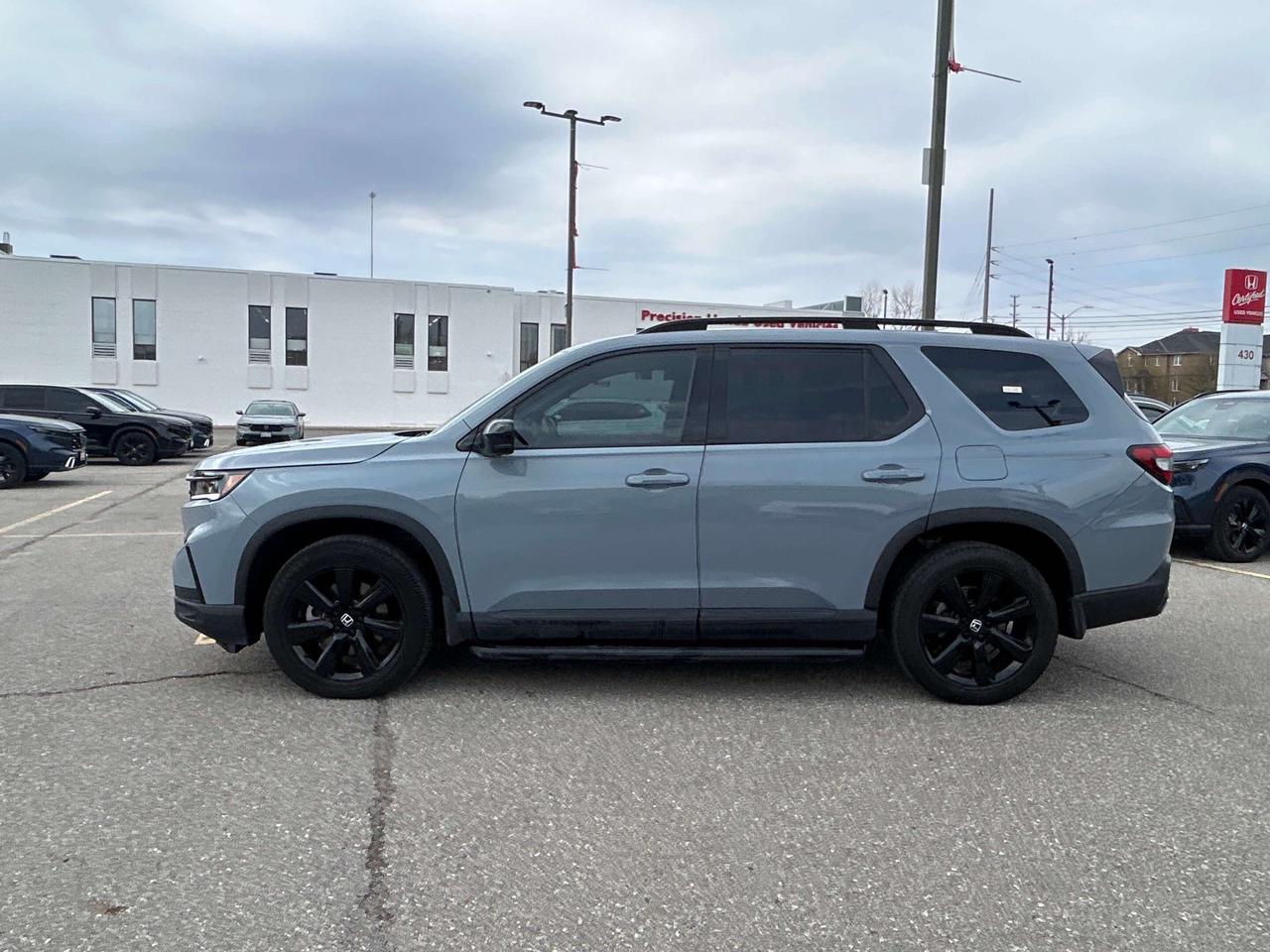 2025 Honda Pilot Black Edition Navigation Sunroof Cool/heated seats Photo