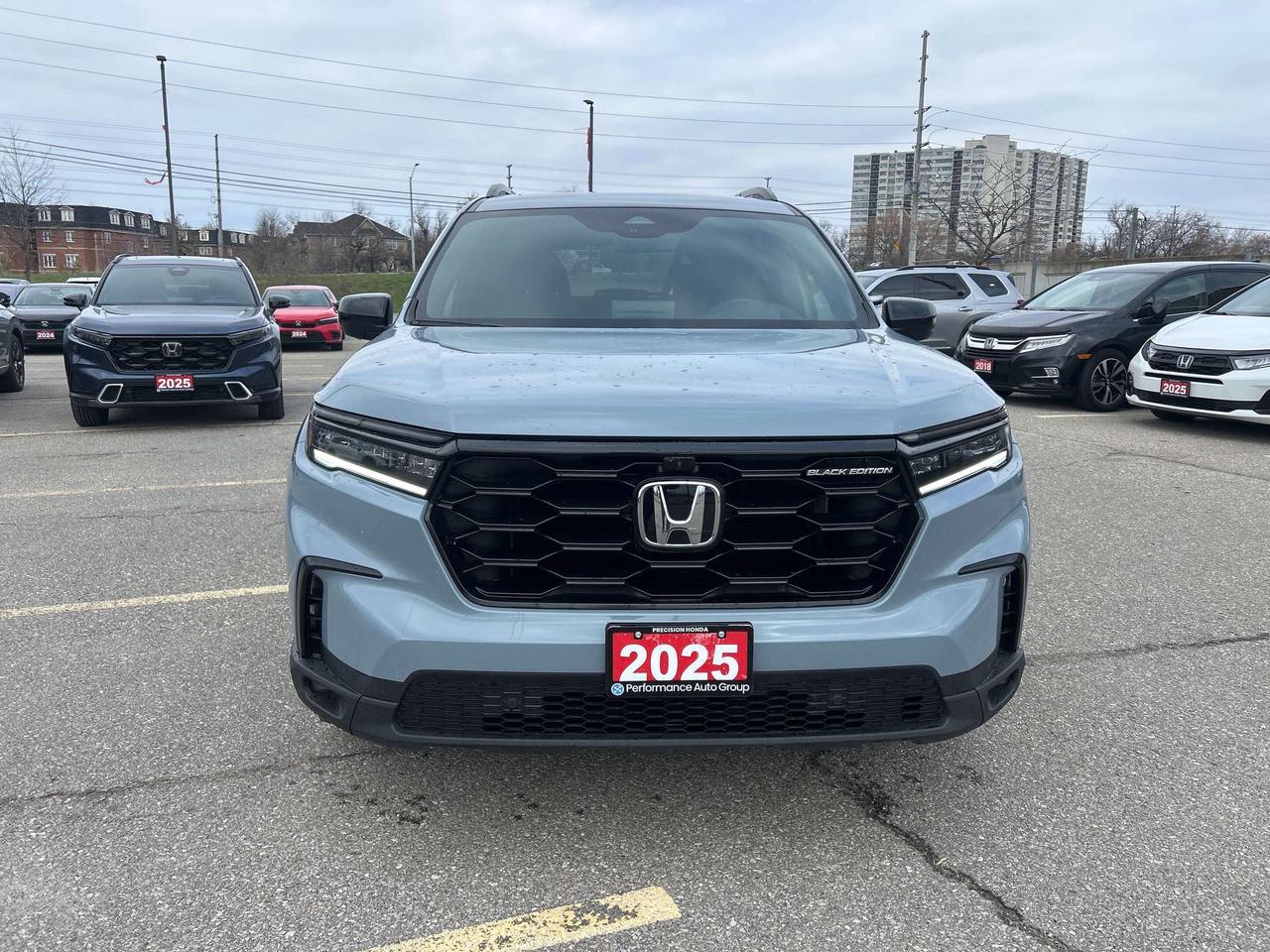 2025 Honda Pilot Black Edition Navigation Sunroof Cool/heated seats Photo