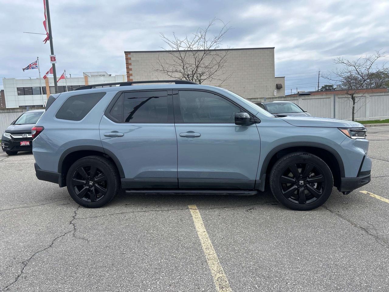 2025 Honda Pilot Black Edition Navigation Sunroof Cool/heated seats Photo