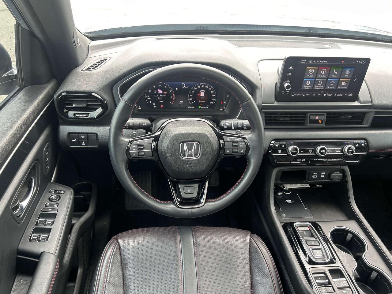 2025 Honda Pilot Black Edition Navigation Sunroof Cool/heated seats Photo