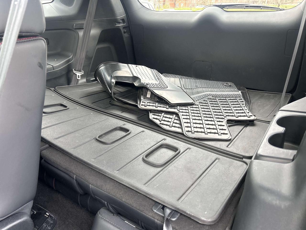 2025 Honda Pilot Black Edition Navigation Sunroof Cool/heated seats Photo