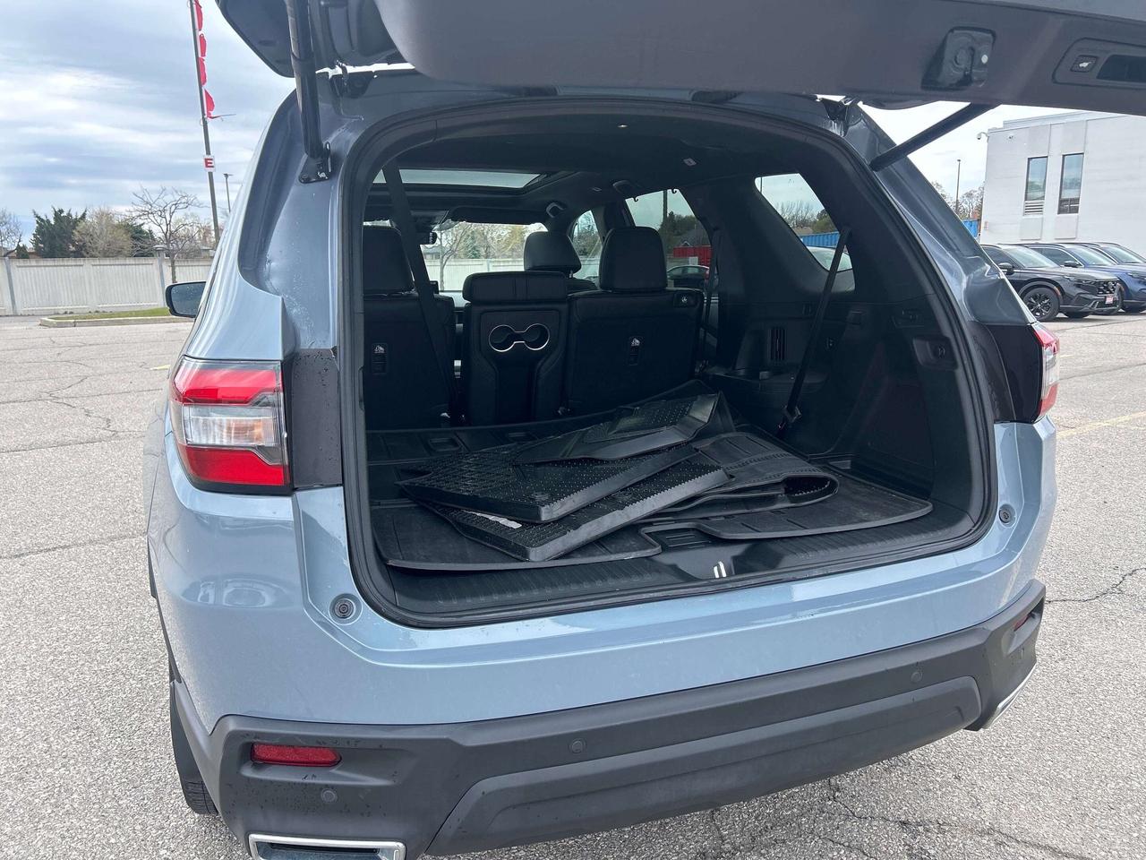 2025 Honda Pilot Black Edition Navigation Sunroof Cool/heated seats Photo