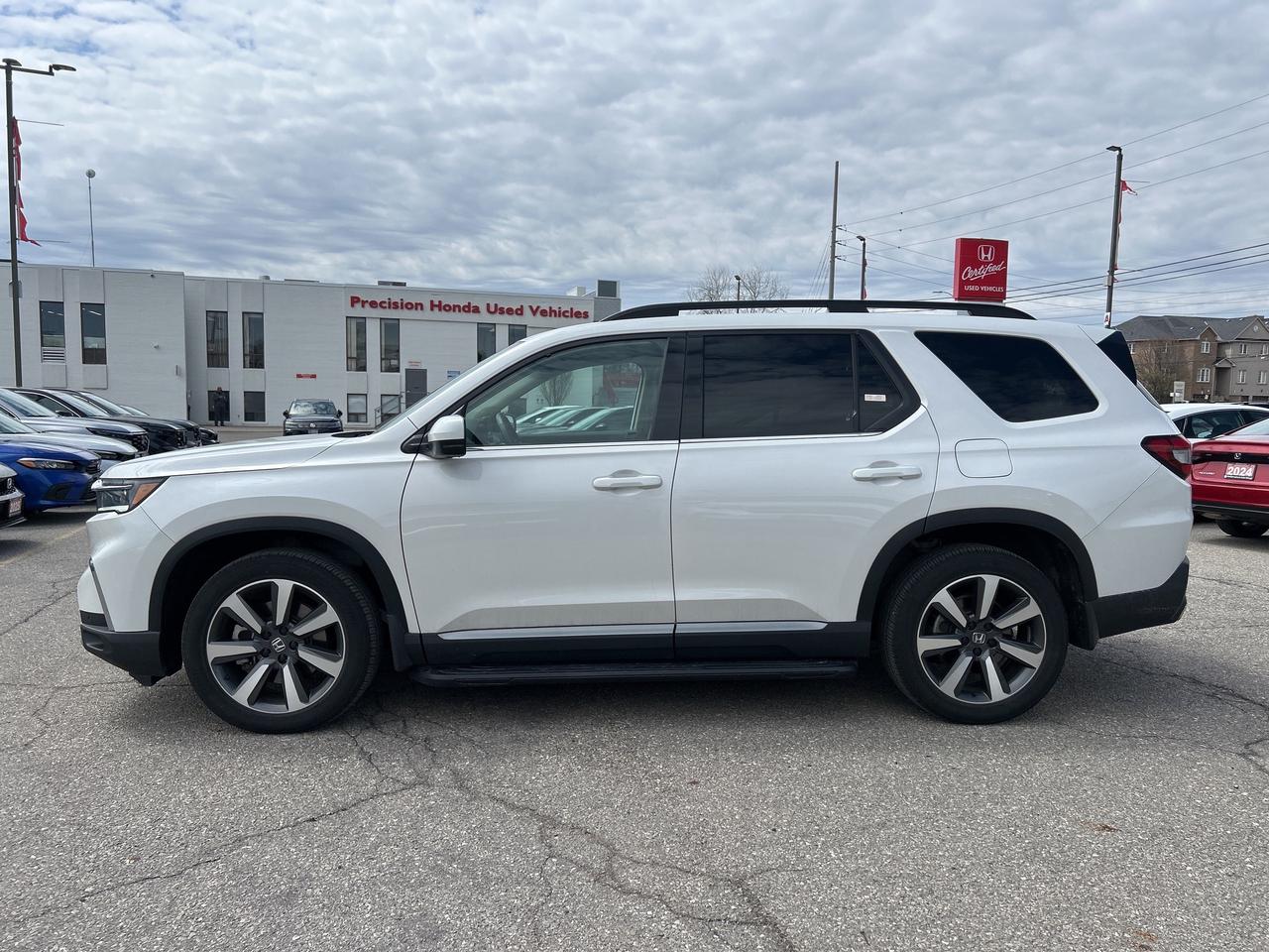 2025 Honda Pilot Touring Photo2
