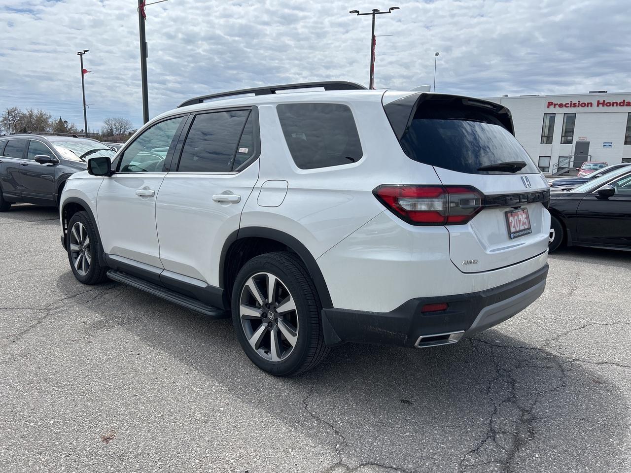 2025 Honda Pilot Touring Photo