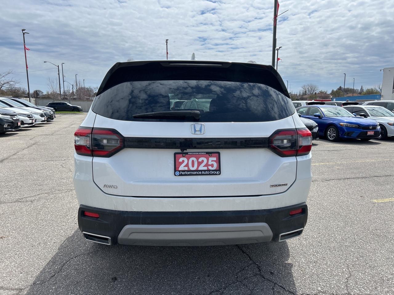 2025 Honda Pilot Touring Photo