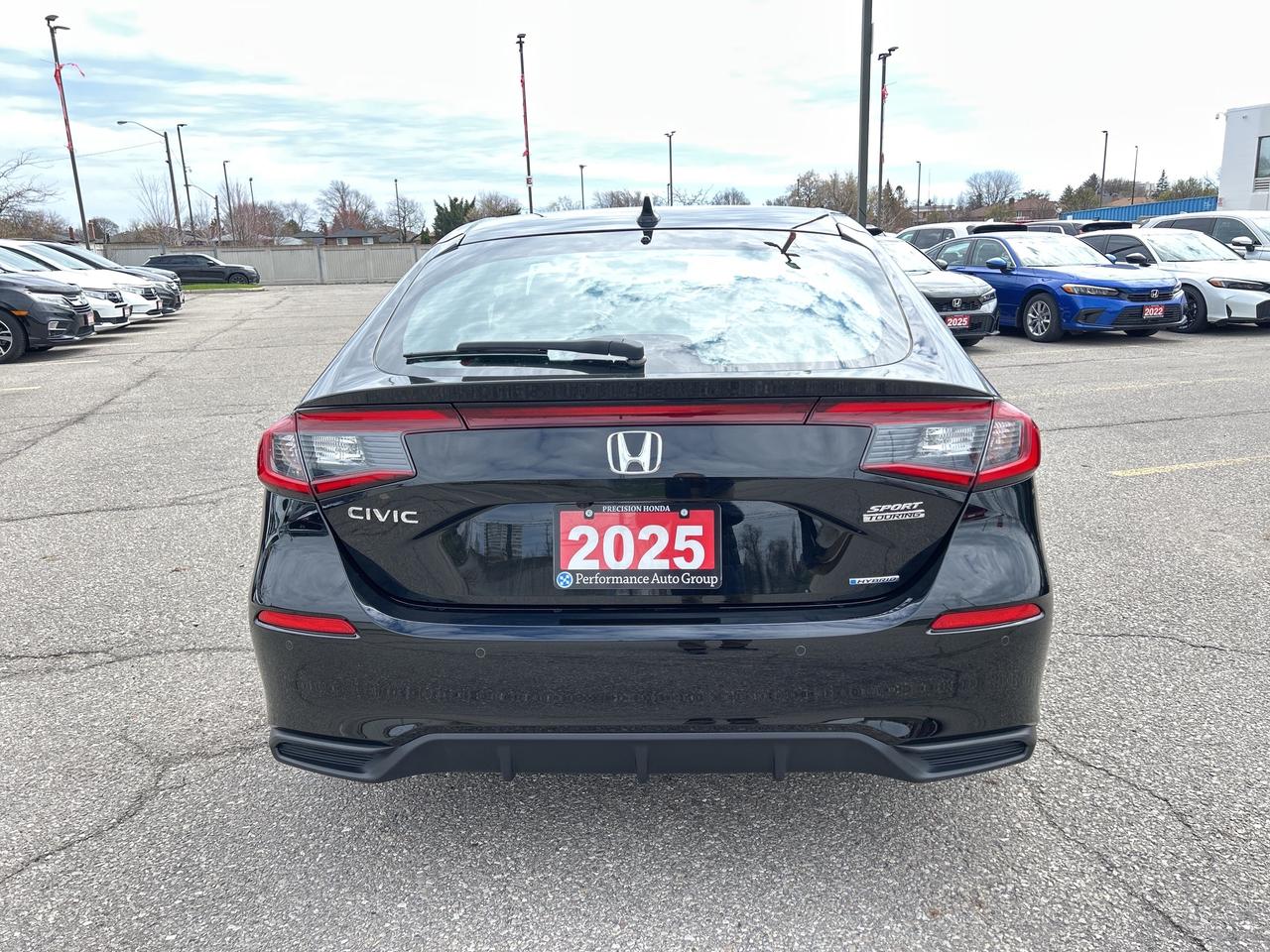 2025 Honda Civic Hatchback Hybrid Sport Touring Photo4