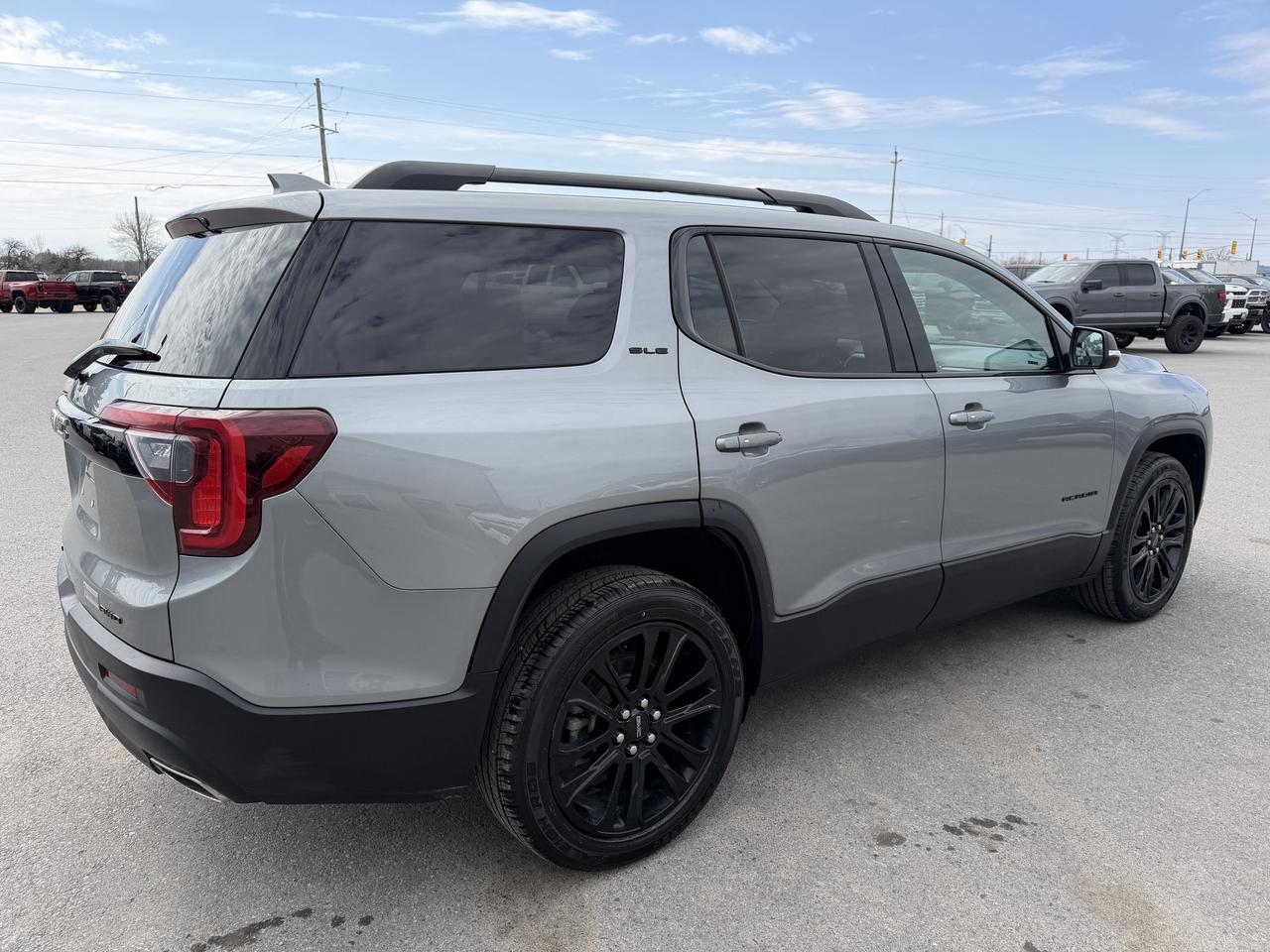 2023 GMC Acadia AWD 4dr SLE Photo