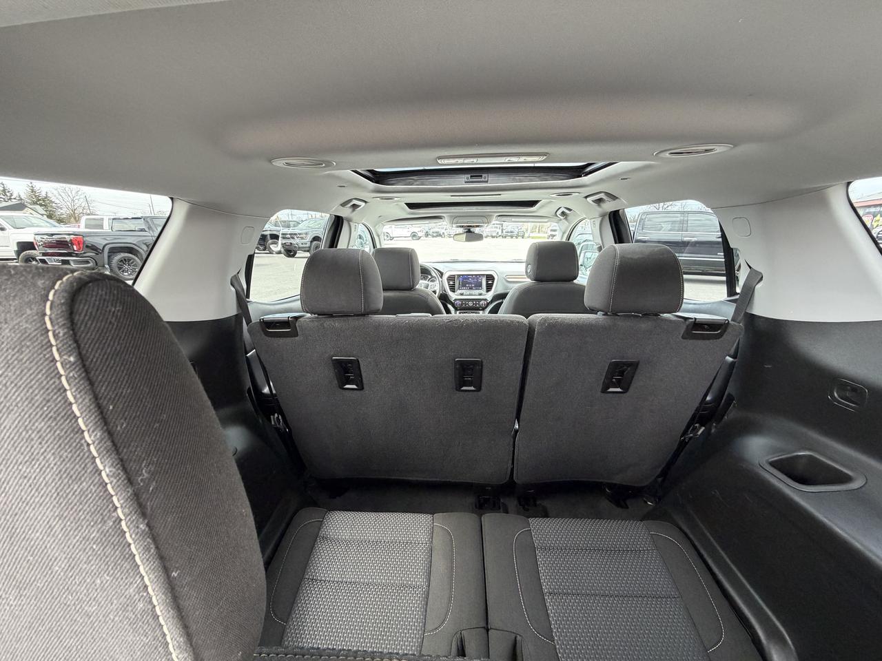 2023 GMC Acadia AWD 4dr SLE Photo