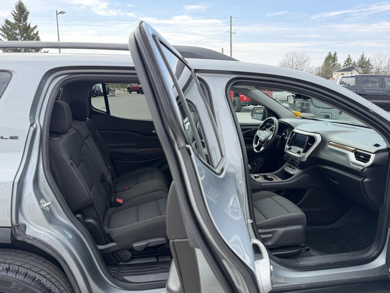 2023 GMC Acadia AWD 4dr SLE Photo