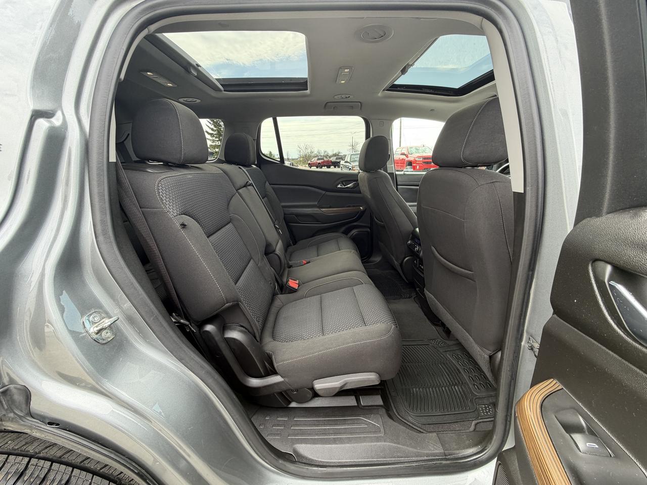 2023 GMC Acadia AWD 4dr SLE Photo