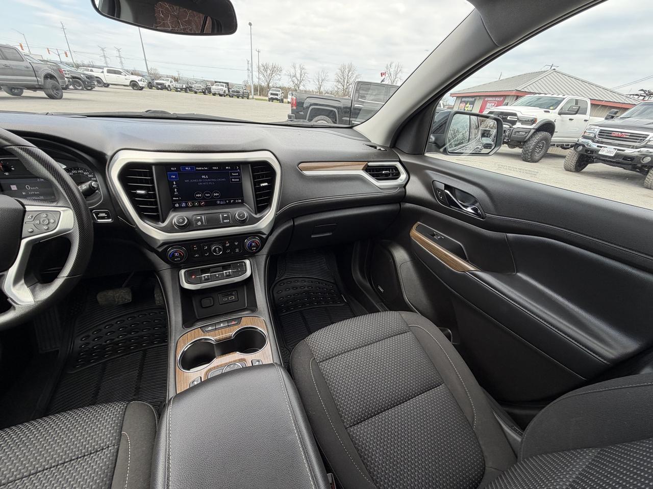 2023 GMC Acadia AWD 4dr SLE Photo