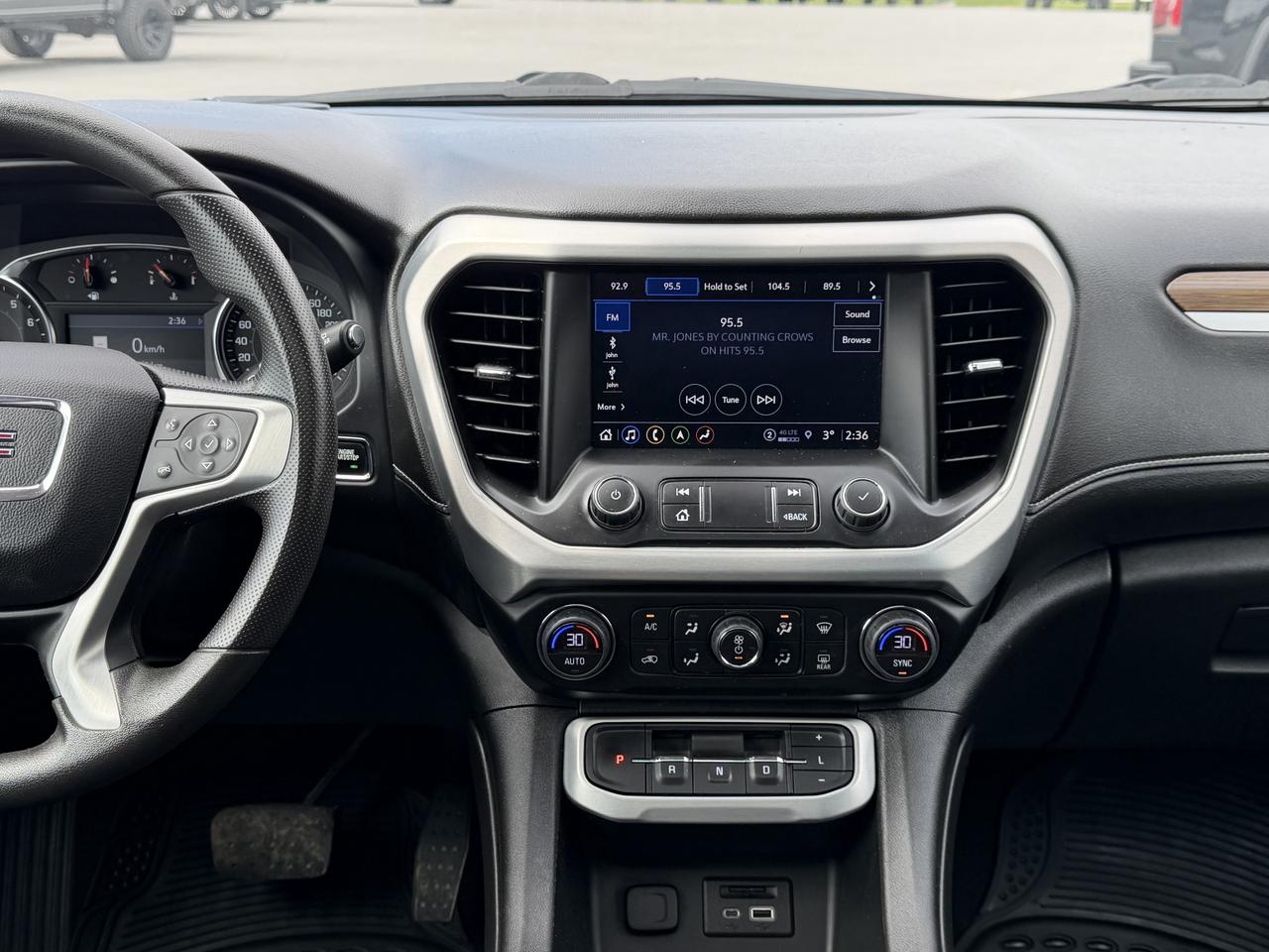 2023 GMC Acadia AWD 4dr SLE Photo