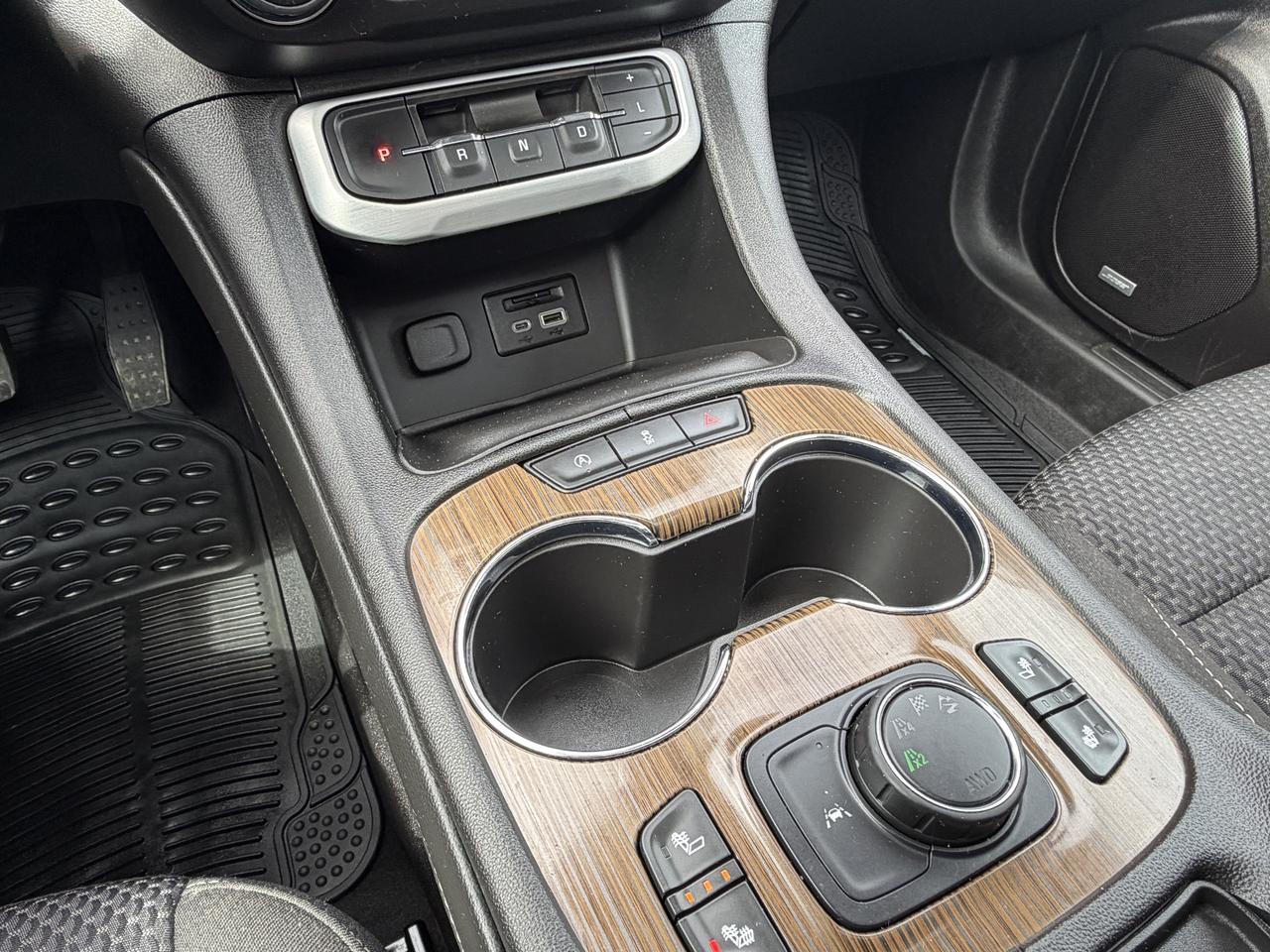 2023 GMC Acadia AWD 4dr SLE Photo