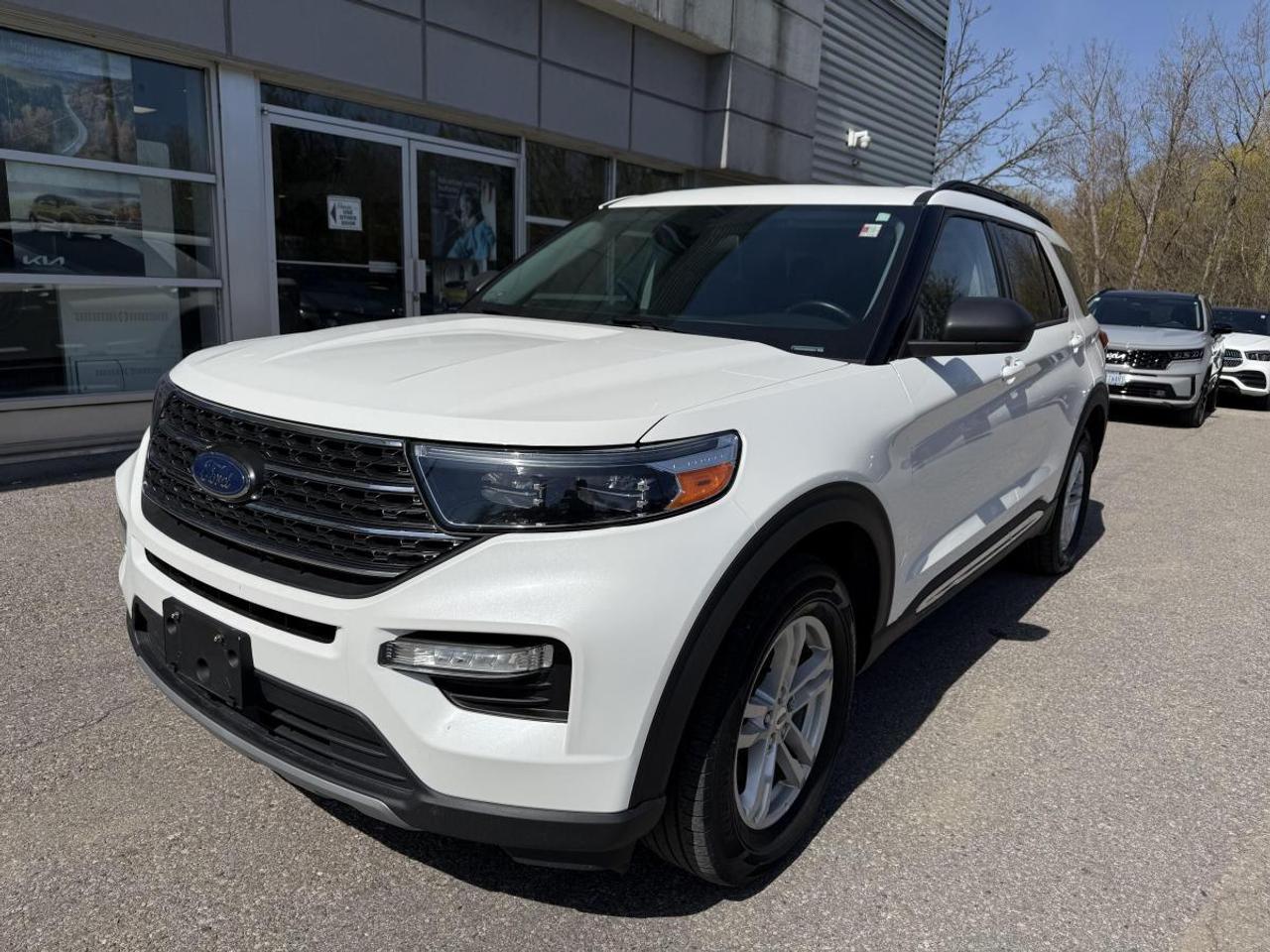2022 Ford Explorer XLT 4WD Photo0