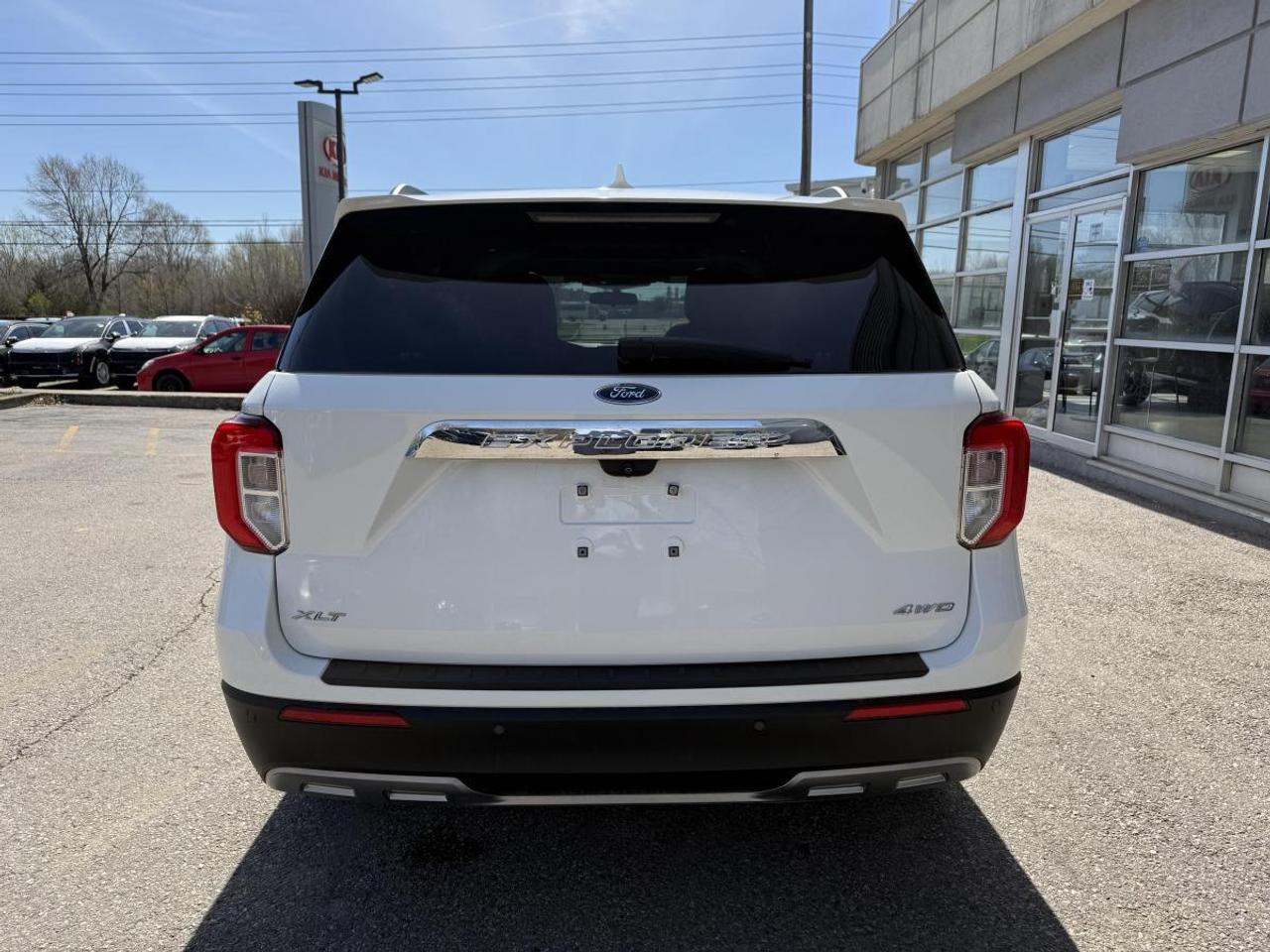 2022 Ford Explorer XLT 4WD Photo