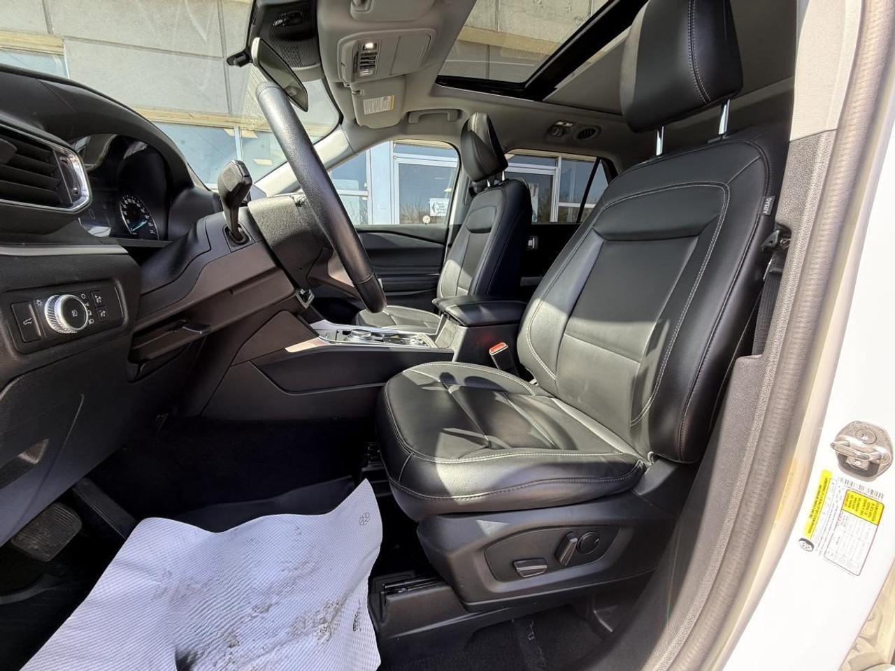 2022 Ford Explorer XLT 4WD Photo
