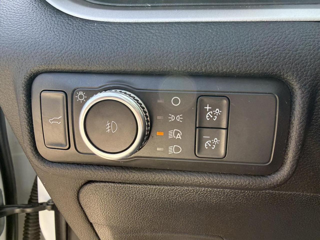 2022 Ford Explorer XLT 4WD Photo