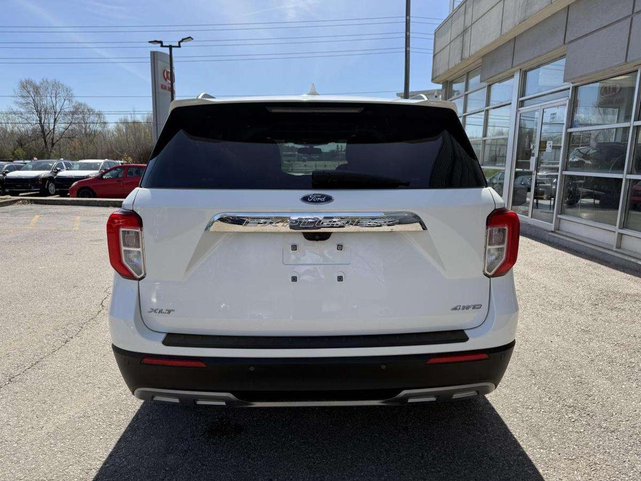 2022 Ford Explorer XLT 4WD Photo