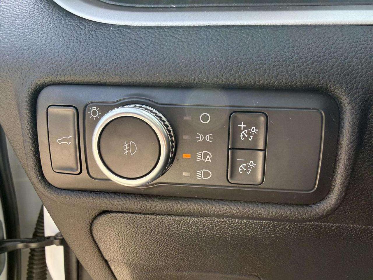 2022 Ford Explorer XLT 4WD Photo