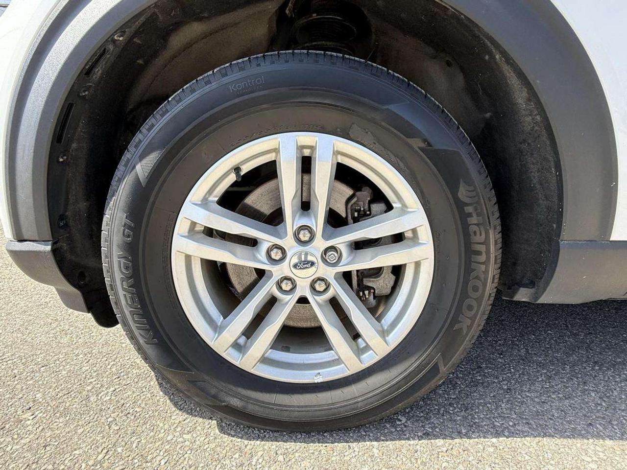 2022 Ford Explorer XLT 4WD Photo